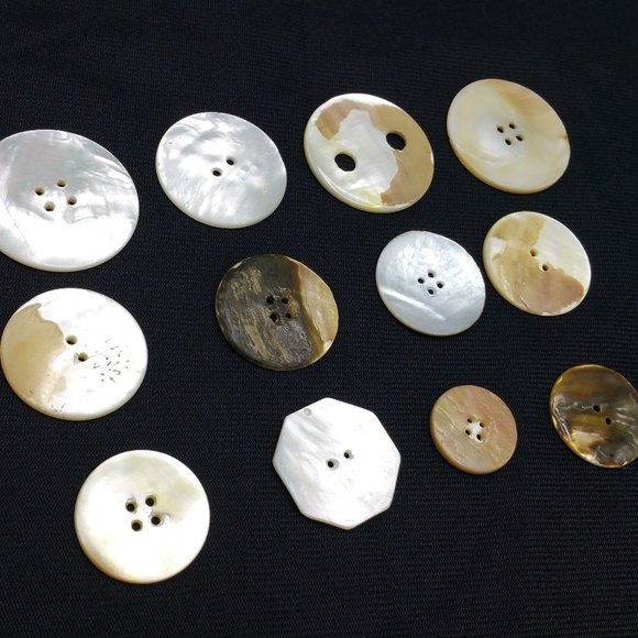ANTIQUE Mother Of Pearl MOP Carved Button Lot - Picture 2 of 8